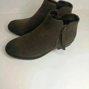 True Craft Brunie ladies Brown zip up ankle bootie  size 7.5M